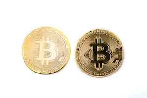 Hay una batalla entre el sistema financiero y los promotores de las criptomonedas
