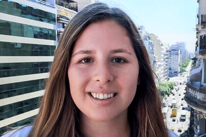 Hay una comunidad de mujeres de la industria informática bastante fuerte, pero eso no llega a suplir el rol que tendrían que cumplir las empresas y el Estado a través de políticas que fomenten la equidad, señala Jeannette Torrez, investigadora a cargo del informe