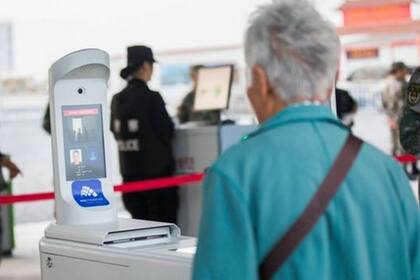 Hay una oposición cada vez mayor contra la adopción generalizada por parte de China de la tecnología de reconocimiento facial