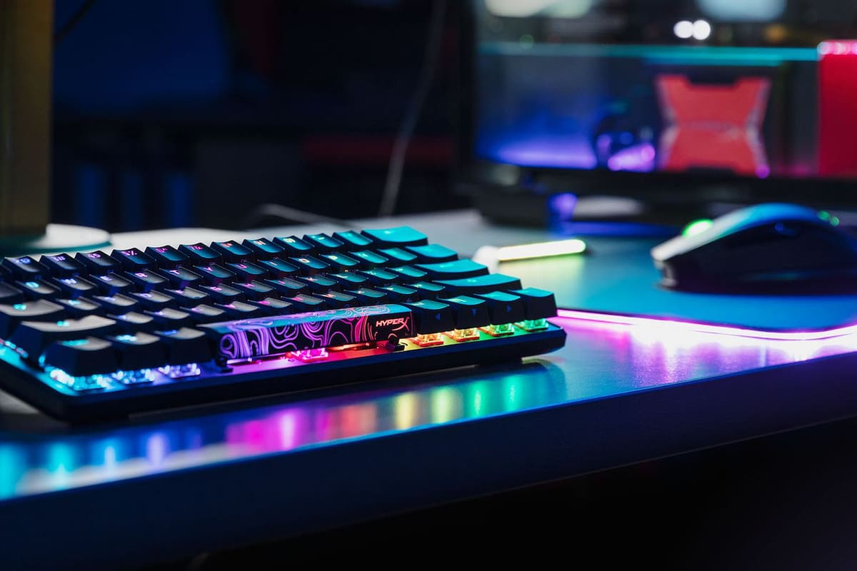 Hay una variada oferta de teclados, mouses y auriculares para gamers en el mercado local