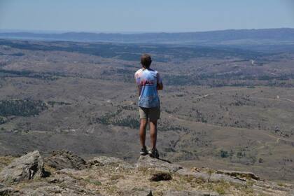 Hay varias atracciones naturales para disfrutar en el viaje hacia la cumbre del Champaquí
