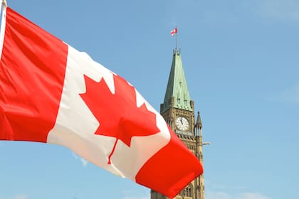 Hay visas para estudiantes y también para trabajadores que lleguen patrocinados a Canadá