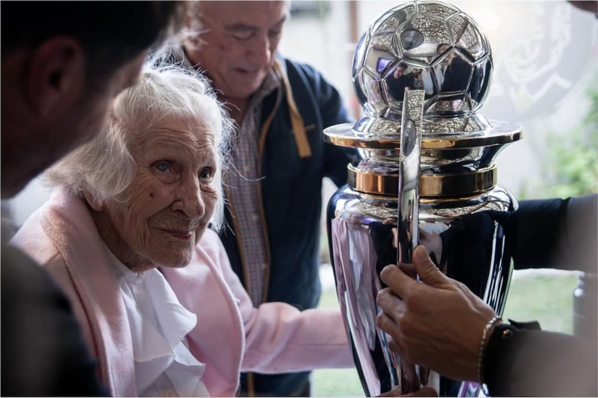 Haydee, la abuela de 98 años que se hizo viral, recibió la visita de los jugadores de Platense