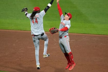 Hays y Lodolo lideran triunfo 7-1 de Rojos ante Piratas para su quinta victoria consecutiva