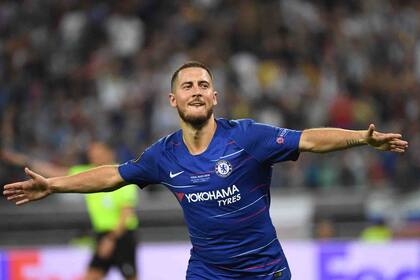 Hazard, determinante en la goleada de Chelsea por 4-1 sobre Arsenal en Bakú