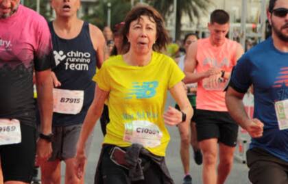 “He participado en carreras cortas de 4K o 5K o en caminata, lo que se llaman carreras de marcha, pero no compito. Esto me ayudó a sentir que se puede seguir adelante, que con trabajo físico y esfuerzo todo puede ser posible”.