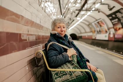 HEADLINE: Putting Poetry Underground
CAPTION: Judith Chernaik at the Columbia Road Underground station in London on Feb. 12, 2026. ChernaikÕs idea to feature verse in subway cars has transformed the morning commutes of millions worldwide.
CREDIT: (Sam Bush/The New York Times)