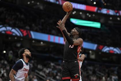 Heat gana su quinto consecutivo con 55 puntos de Herro y Adebayo, vencen a Wizards 120-94