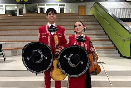 Hebert Ibarra asegura que enfrentó burlas y discriminación por su atuendo de mariachi