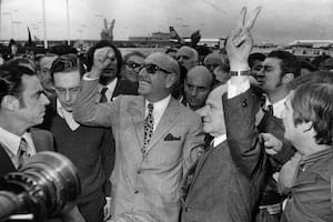 Héctor J. Cámpora acompañado por los doctores Abal Medina y Solano Lima, en 1973