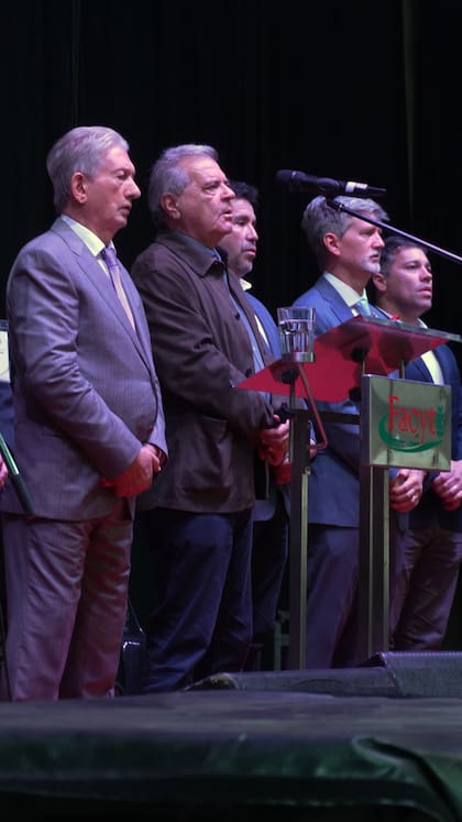Héctor Laca, fundador de Facyt en primer plano
