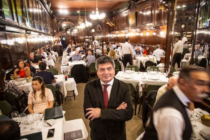Héctor, maitre del Bar Restaurant New Brighton