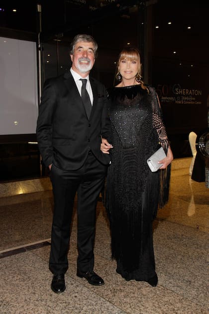 Héctor Olmo y Elena Fortabat.