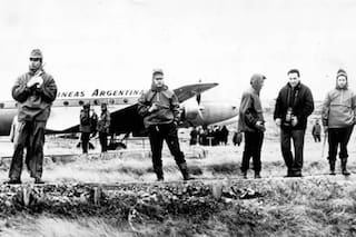 El periodista que fue testigo del secuestro de un avión de línea para izar la bandera argentina en Malvinas