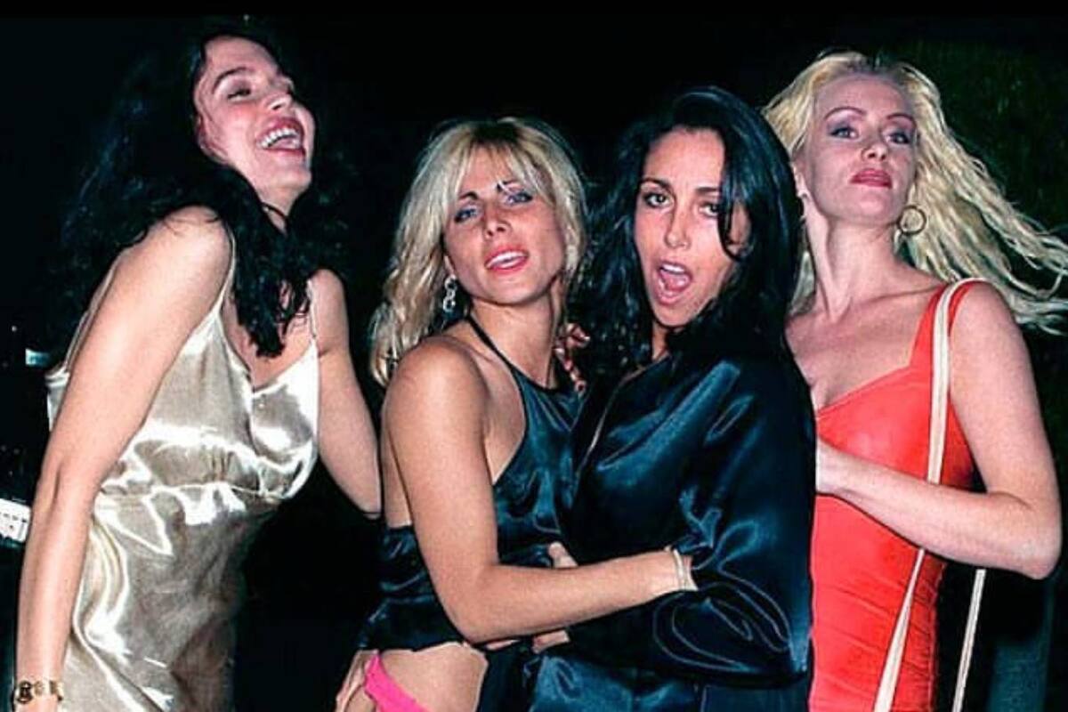 Heidi Fleiss (tercera desde la derecha) regenteó una red de prostutición VIP a la que acudían cientos de ricos y famosos de Los Ángeles y de otros lugares del mundo