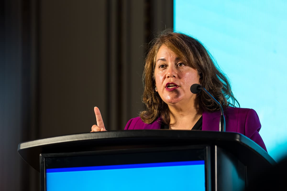 Heidi Gómez Rápalo, número dos de la Embajada de Estados Unidos en Buenos Aires, durante su exposición en el Foro Estados Unidos-Argentina sobre Minerales Críticos