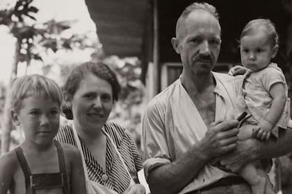 Heinz y Margret Wittmer se quedaron en la isla y abrieron un hotel.