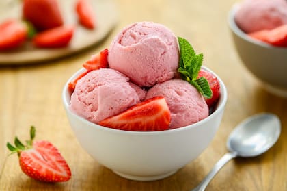 Helado de frutilla casero, ideal para disfrutar en casa