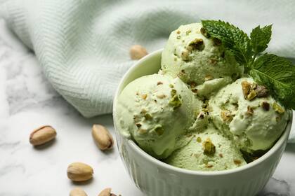 Helado de pistacho, un fruto rico en proteínas vegetales y vitaminas, uno de los sabores nuevos más requeridos en las heladerías