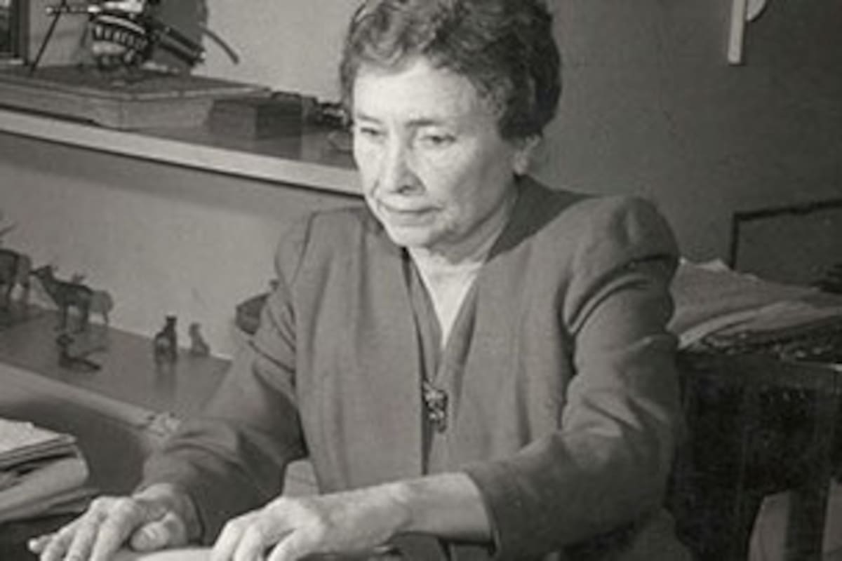 Helen Keller dedicó su vida a la lucha por los derechos de las personas con discapacidad