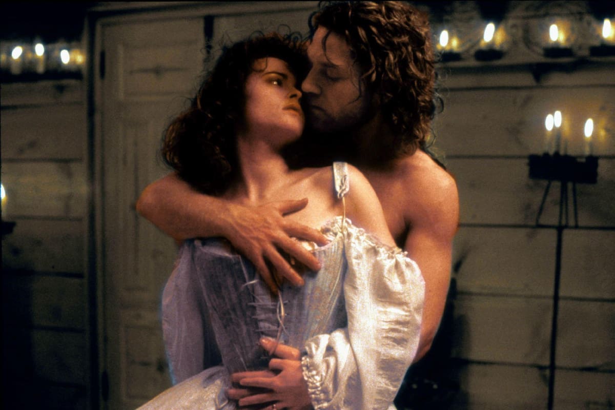 Helena Bonham Carter y Kenneth Branagh en Frankenstein, de 1994