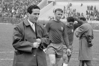 Helenio Herrera, el único DT argentino en el top 10 de los mejores entrenadores de la historia según la revista FourFourTwo