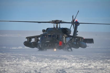 Helicóptero MH-60M Black Hawk del Grupo de Aviación N° 9 en el Polo Sur. Imagen de Archivo.
