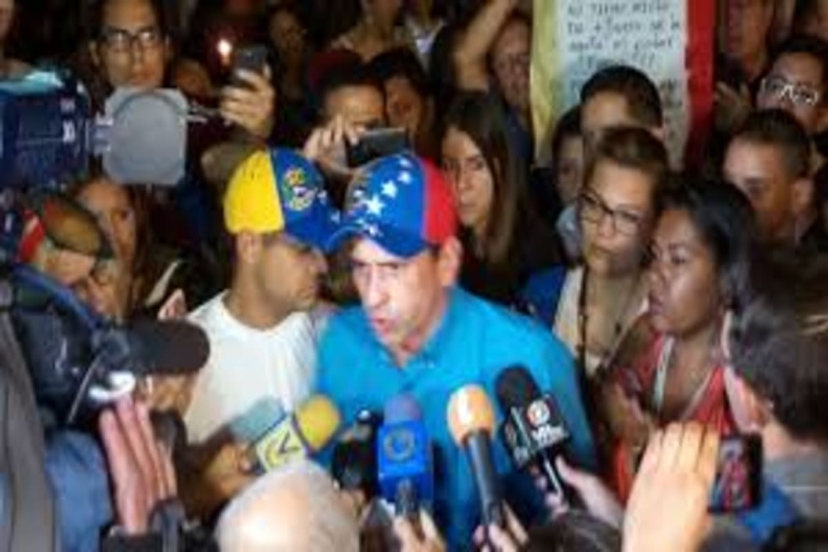 Henrique Capriles, líder de Primero Justicia, uno de los partidos jaqueados por el régimen