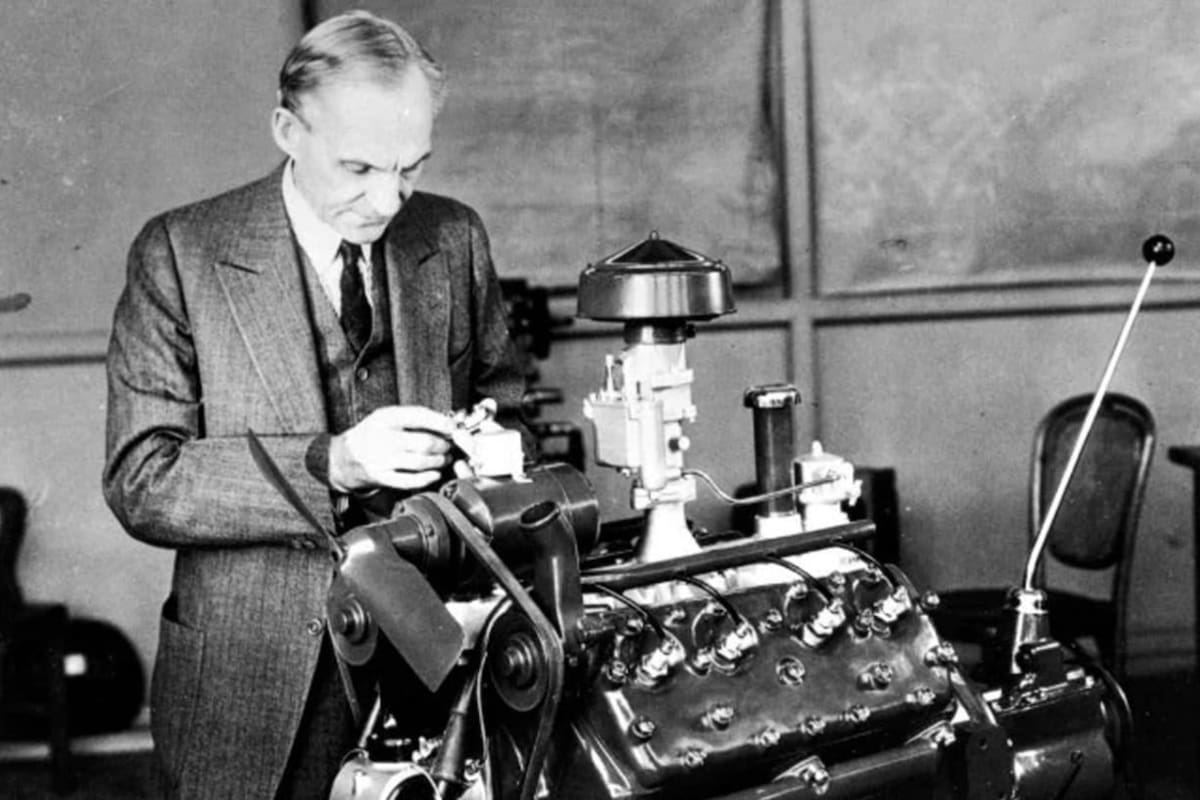 Henry Ford desarrolló los estándares de producción en masa del siglo XX