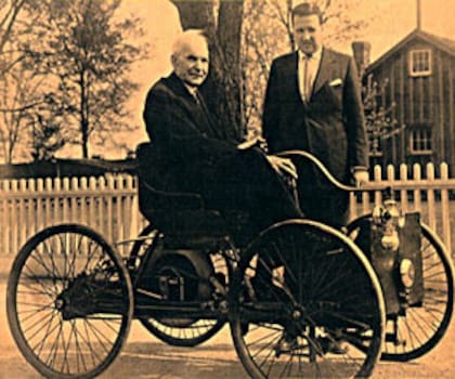 Henry Ford y su nieto Henry Ford II
