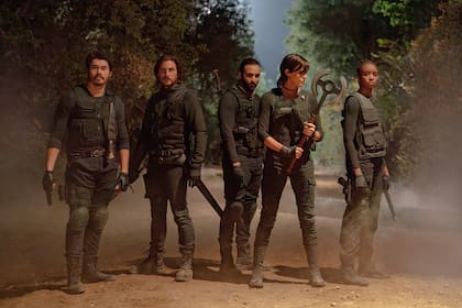 Henry Golding (Tuah), Luca Marinelli (Nicky), Marwan Kenzari (Joe), Charlize Theron (Andy) y KiKi Layne (Nile), protagonistas de esta secuela