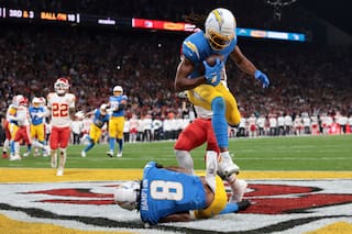 Herbert supera a Mahomes y ayuda a los Chargers a vencer 27-21 a los Chiefs en Brasil