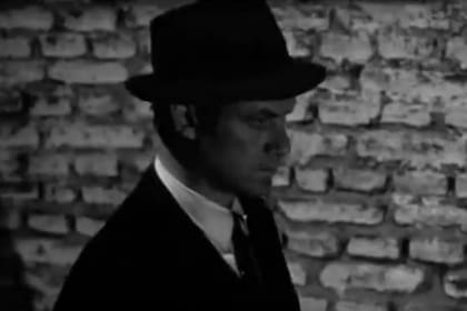 Heredia (Lautaro Murúa) en la primera escena del film
