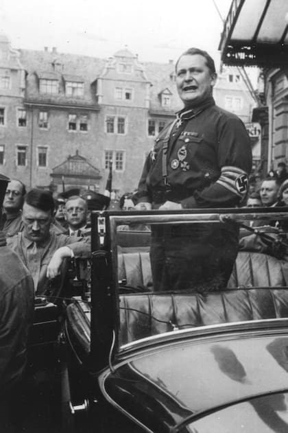 Hermann Göring fue, en la línea de autoridades del Tercer Reich, el sucesor de Adolf Hitler