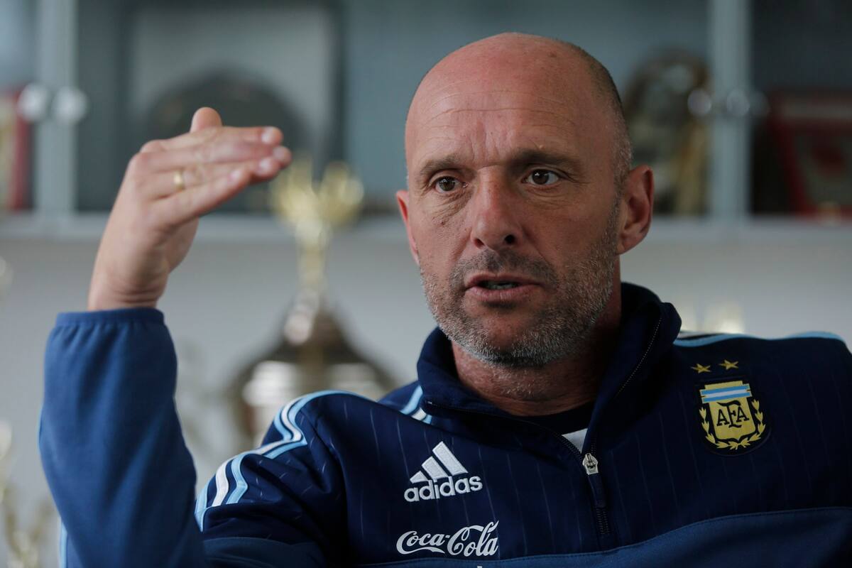 Hermes Desio deja su cargo como coordinador de las selecciones juveniles