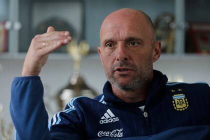 Hermes Desio deja su cargo como coordinador de las selecciones juveniles