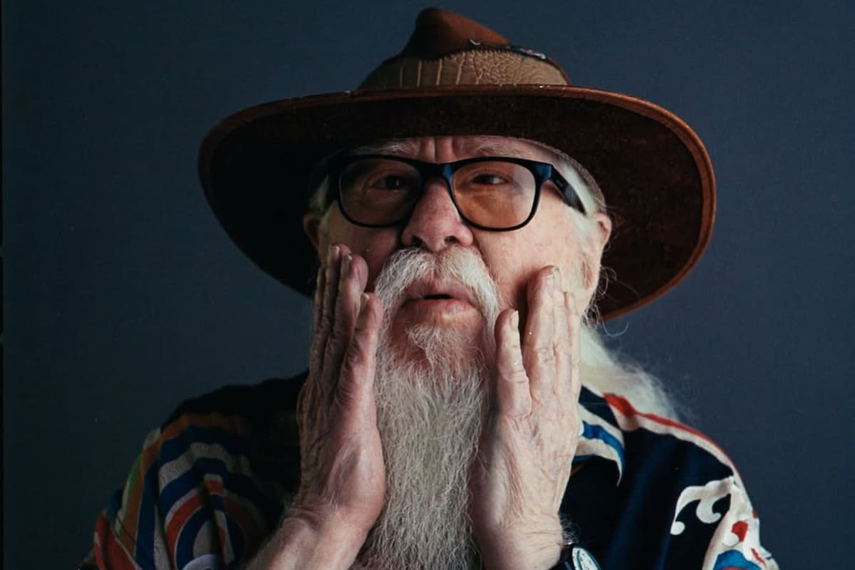 Hermeto Pascoal fue uno de los compositores y músicos más excéntricos, prolíficos y apreciados de Brasil; fue el hombre que Miles Davis consideraba como "uno de los músicos más importantes del planeta"