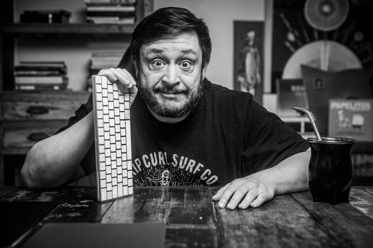 Hernán Casciari: autor, editor, performer y también productor cinematográfico (colaborativo).