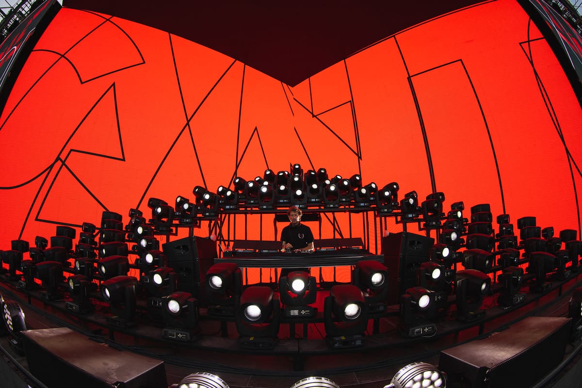 Hernán Cattaneo puso a bailar a 30.000 personas en Ciudad Universitaria en la primera de las dos fechas de su Sunsetstrip