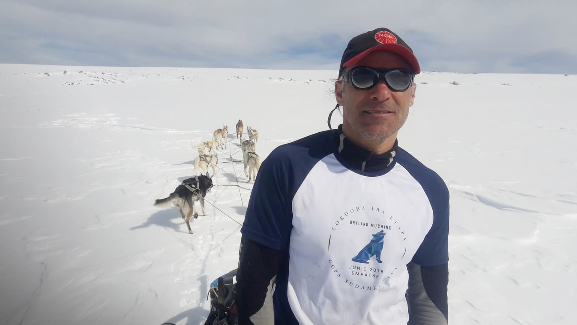 Hernán Cipriani ya tiene unos 30 perros para sus trineos.