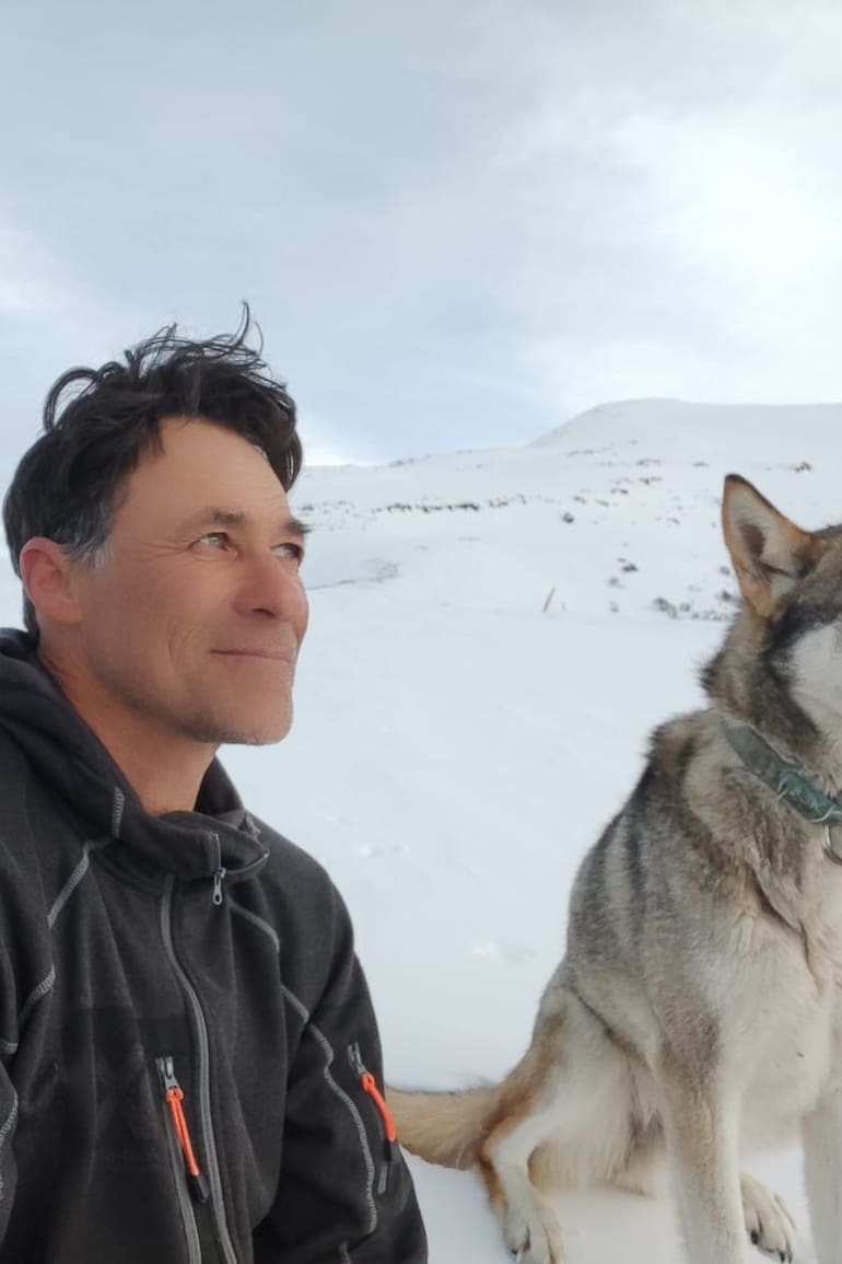 Hernán Cipriani ya tiene unos 30 perros para sus trineos.