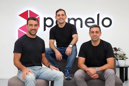 Hernán Corral, Juan Fantoni y Gastón Irigoyen, cofundadores de Pomelo