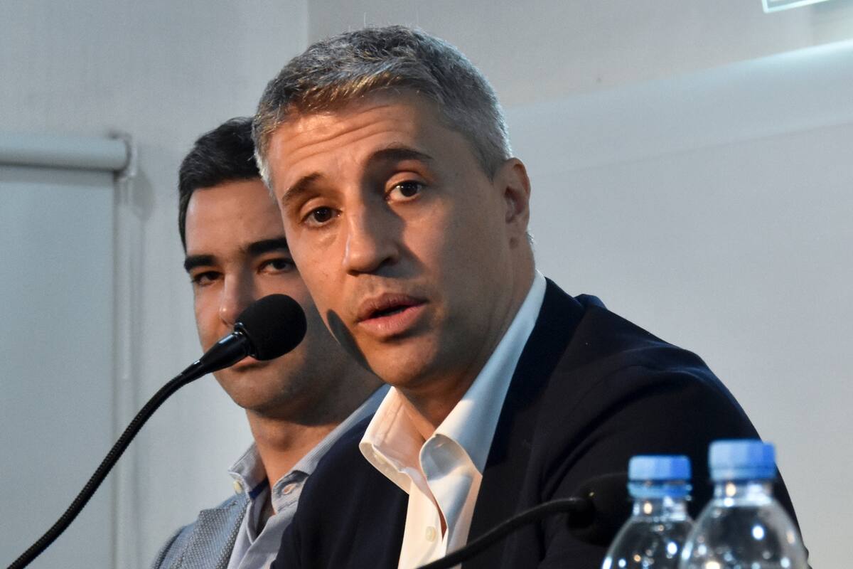 Hernán Crespo en su presentación como DT de Banfield