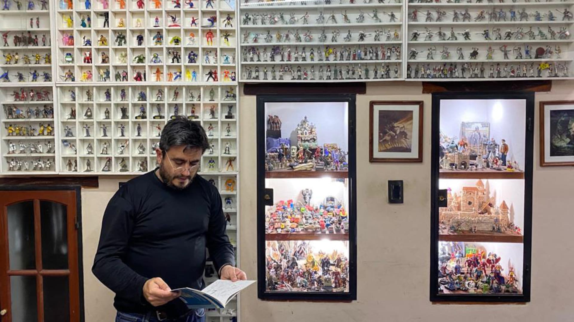 Hernán Doering conoce la ubicación de todas las piezas dentro del museo de Capilla del Monte.