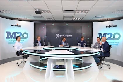 Hernán Kazah (Kaszek Ventures), Juan Curutchet (Banco Provincia), José Del Rio (LA NACION), Diego Pando (Digital House), Carlos Pérez (BBDO) y Juan Pablo Lafosse (Almundo.com)