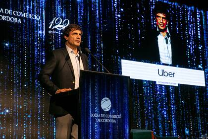 Hernán Lacunza ante empresarios en Córdoba.
