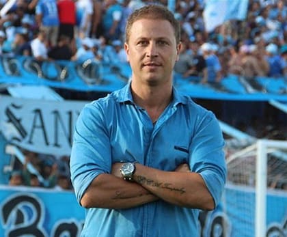 Hernán Lewin fue presidente de Temperley hasta el lunes: se hartó de la barra