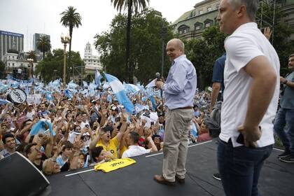 Hernán Lombardi en el escenario de Plaza de Mayo