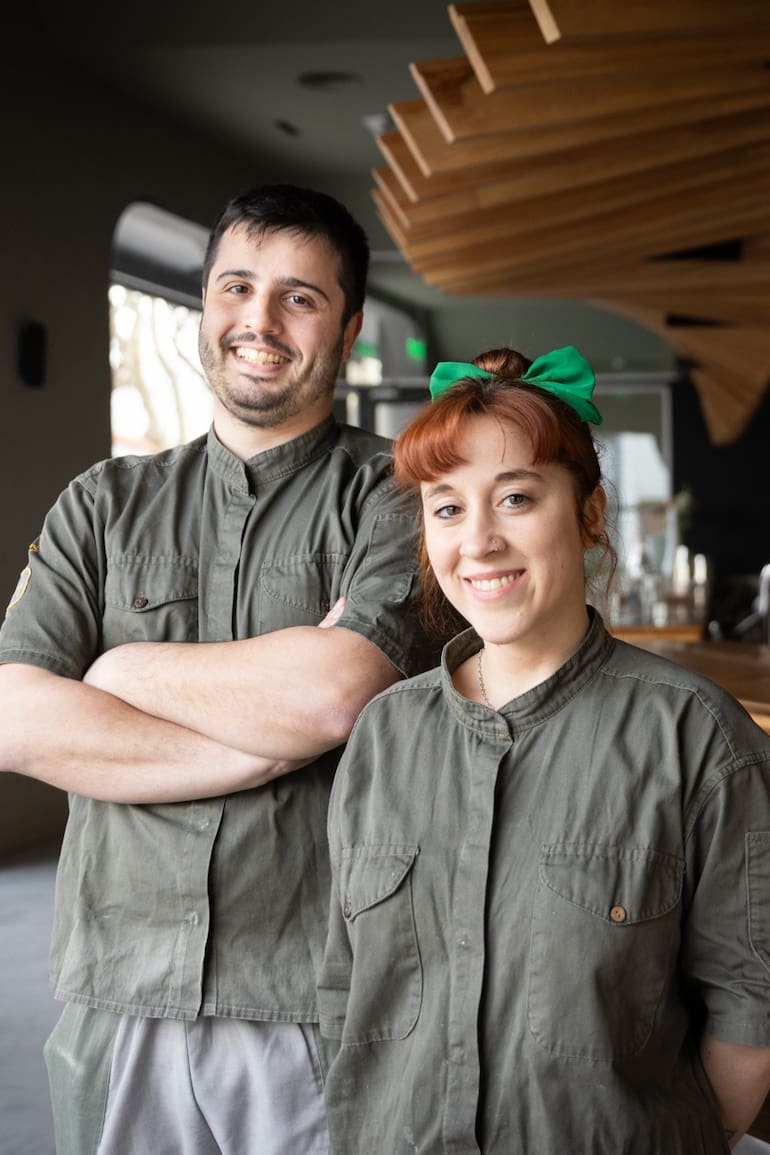 Hernán Sondereguer, creador de Raíx, y su mano derecha en la cocina, Cami Vilas.