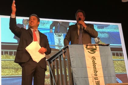 Hernán Vassallo y Juan Pedro Colombo en la subasta de Braford